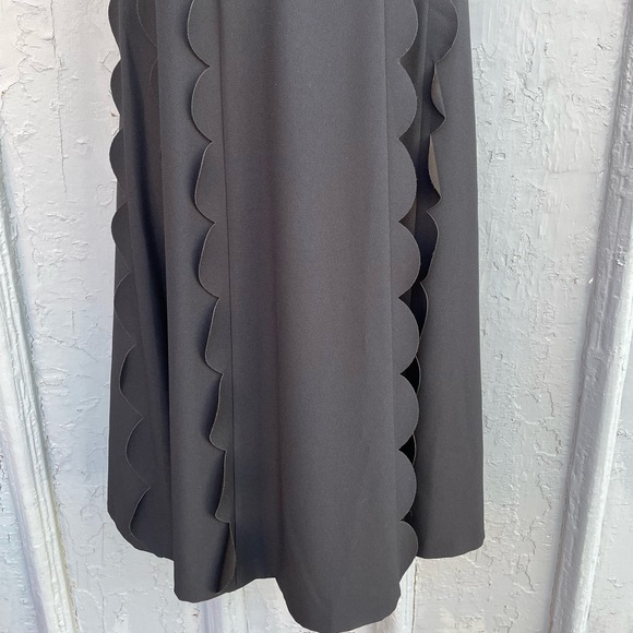 Valentino scalloped detail dress, size 8 - Picture 6 of 8